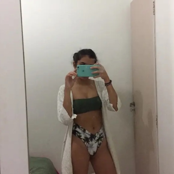 NWOT Coconut Tree Print Bikini - Picture 5 of 10